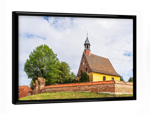 Poster mit schwarzem Rahmen "Kirche in Reez" artboxONE - Reise,Architektur