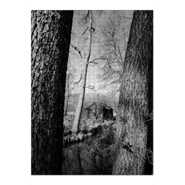Puzzle Ravensburger "Simplicity in the forest" artboxONE - Natur,Reise,Schwarzweiß - Cottage,Schwarzweiß,Monochrome,Moody - Bild cottage
