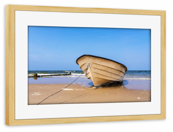 Poster mit Rahmen kiefer "Strand mit Buhne und Boot" artboxONE - Natur,Reise,Reise / Strand und Meer
