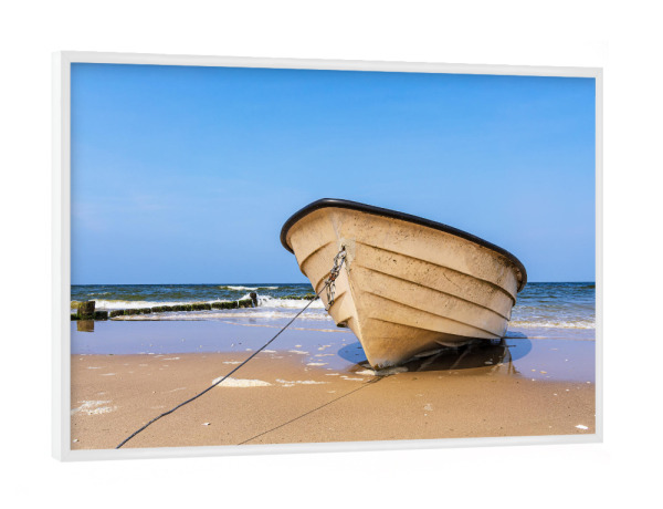 Poster mit weißem Rahmen "Strand mit Buhne und Boot" artboxONE - Natur,Reise,Reise / Strand und Meer