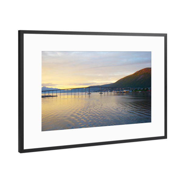 Poster mit Rahmen Schwarz (Metallic) "Brønnøysund Bridge" artboxONE - Reise,Architektur,Reise / Strand und Meer,Reise / Länder