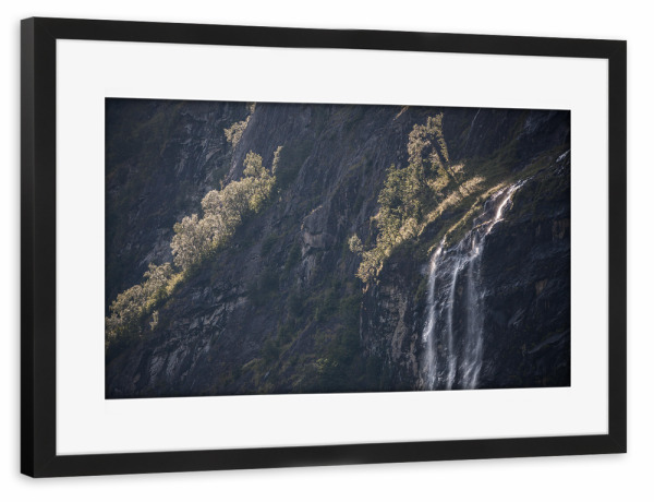 Poster mit Rahmen schwarz "Geirangerfjord Wasserfall" artboxONE - Natur - Sieben schwestern,Geiranger,Norwegen,Skandinavien,Naturfotografie,Felsen