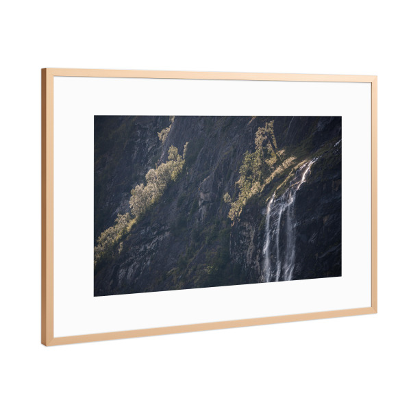 Poster mit Rahmen Kupfer "Geirangerfjord Wasserfall" artboxONE - Natur - Sieben schwestern,Geiranger,Norwegen,Skandinavien,Naturfotografie,Felsen