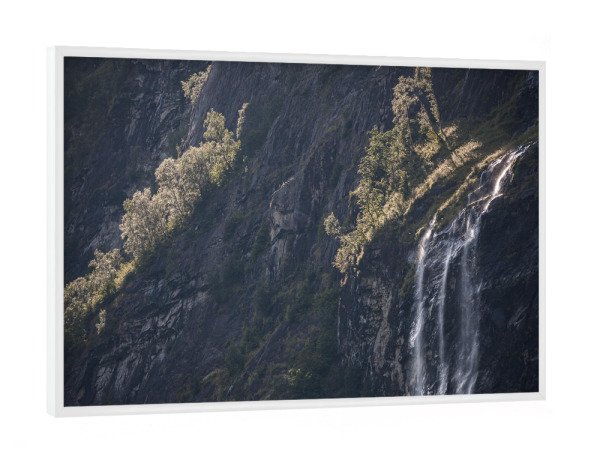 Poster mit weißem Rahmen "Geirangerfjord Wasserfall" artboxONE - Natur - Sieben schwestern,Geiranger,Norwegen,Skandinavien,Naturfotografie,Felsen