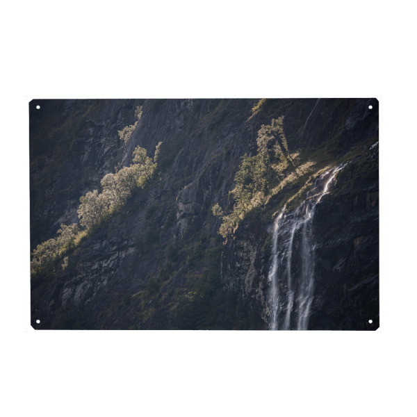 Metall Poster "Geirangerfjord Wasserfall" artboxONE - Natur - Sieben schwestern,Geiranger,Norwegen,Skandinavien,Naturfotografie,Felsen - Blechschild