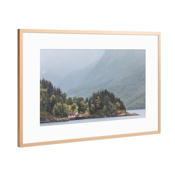 Poster mit Rahmen Kupfer "Hütte am Fjord" artboxONE - Natur,Reise / Länder