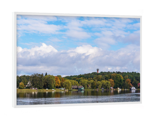 Poster mit weißem Rahmen "Bootshäuser und Aussichtsturm" artboxONE - Natur,Reise,Architektur