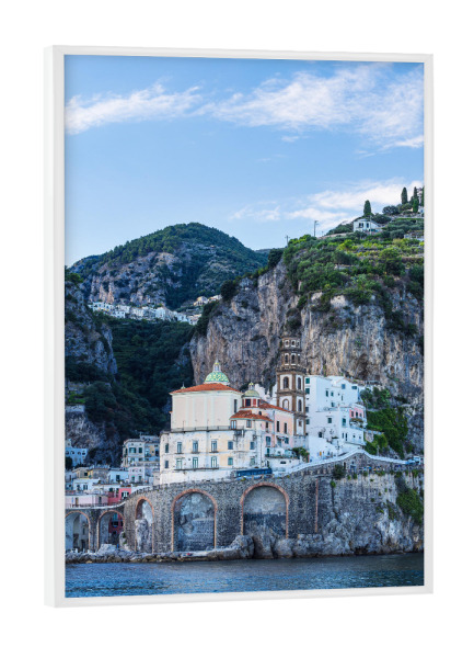 Poster mit weißem Rahmen "Atrani und Berge" artboxONE - Natur,Reise,Architektur,Reise / Strand und Meer,Reise / Länder