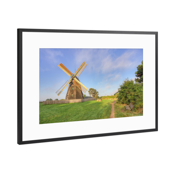 Poster mit Rahmen Schwarz (Metallic) "Amrumer Windmühle" artboxONE - Natur,Reise,Architektur
