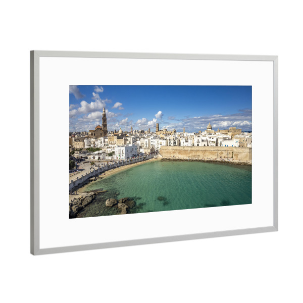 Poster mit Rahmen Silber "Monopoli aus der Luft" artboxONE - Städte,Reise