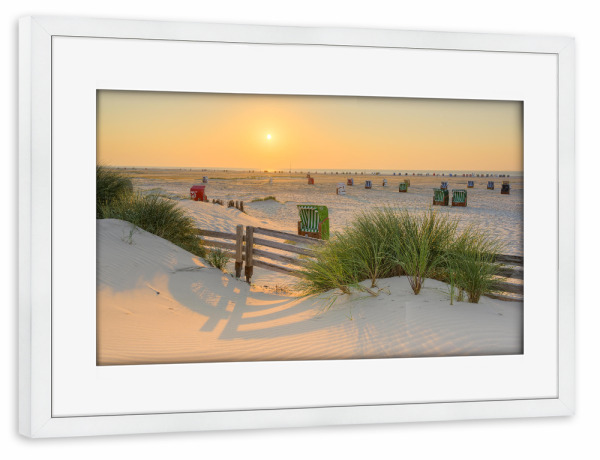 Poster mit Rahmen weiß "Strand in Norddorf auf Amrum" artboxONE - Natur,Reise,Reise / Strand und Meer