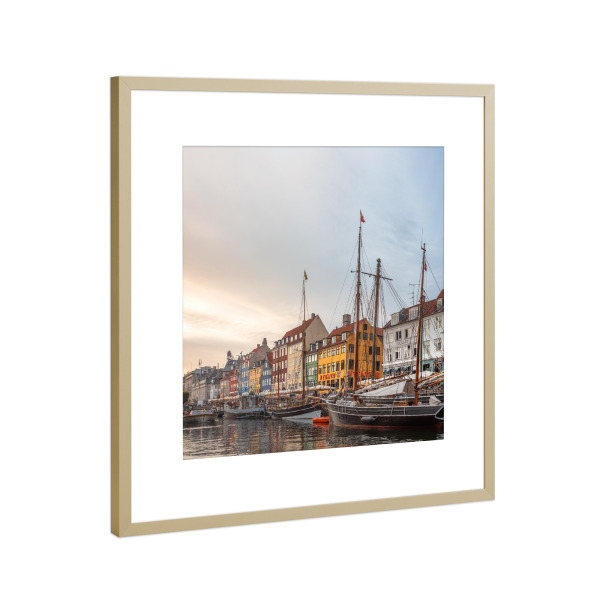 Poster mit Rahmen Gold "Nyhavn Denmark" artboxONE - Städte,Reise,Städte / København,Reise / Länder