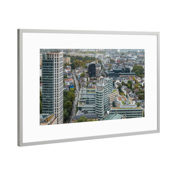 Poster mit Rahmen Silber "Frankfurt Panorama der Metropole" artboxONE - Architektur,Geometrie,Städte / Frankfurt