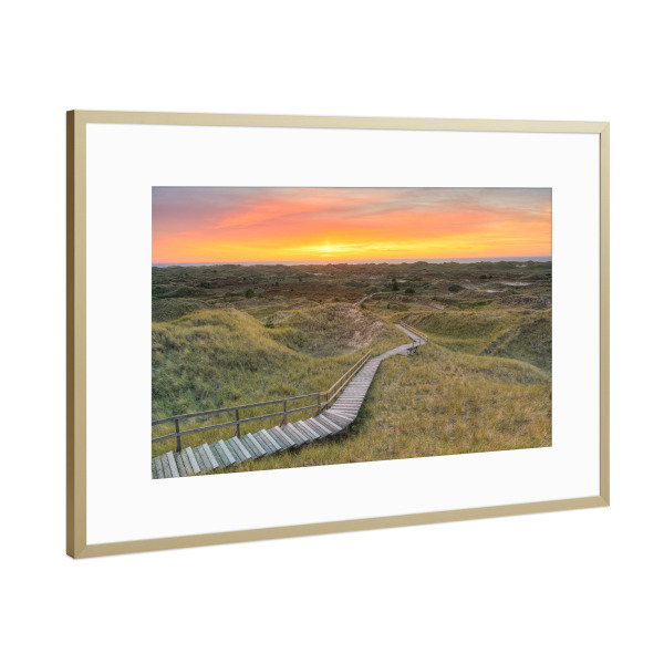 Poster mit Rahmen Gold "Setzerdüne in Norddorf auf Amrum" artboxONE - Natur,Reise,Reise / Strand und Meer
