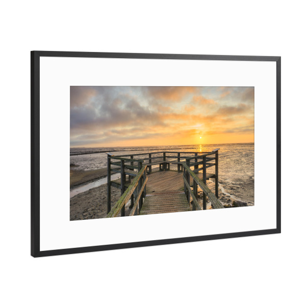 Poster mit Rahmen Schwarz (Metallic) "Aussichtsplattform im Wattenmeer" artboxONE - Natur,Reise,Reise / Strand und Meer