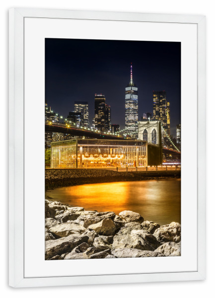 Poster mit Rahmen weiß "Manhattan Impression aus Brooklyn" artboxONE - Städte / New York,Reise,Architektur