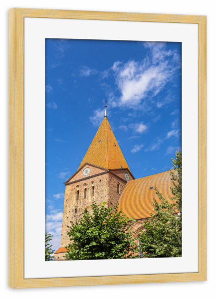 Poster mit Rahmen kiefer "St.-Paulus-Kirche in Schwaan" artboxONE - Reise,Architektur