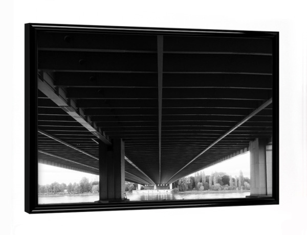 Poster mit schwarzem Rahmen "Brücke Schwarzweiß" artboxONE - Städte / Köln,Schwarzweiß,Architektur