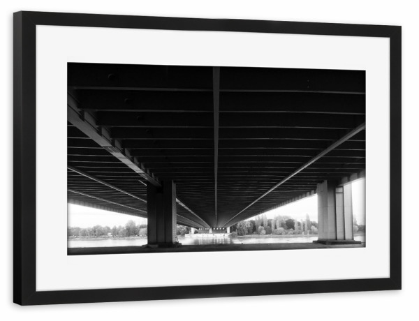 Poster mit Rahmen schwarz "Brücke Schwarzweiß" artboxONE - Städte / Köln,Schwarzweiß,Architektur