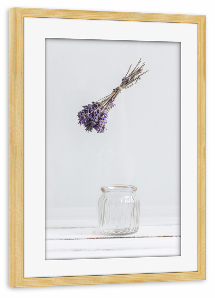 Poster mit Rahmen kiefer "Lavendel - über Vase schwebend" artboxONE - Floral - Lavendel,Weiß,Kunst,Fotografie,Blumen,Natur