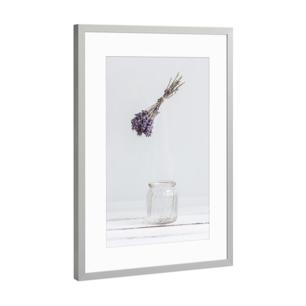 Poster mit Rahmen Silber "Lavendel - über Vase schwebend" artboxONE - Floral - Lavendel,Weiß,Kunst,Fotografie,Blumen,Natur