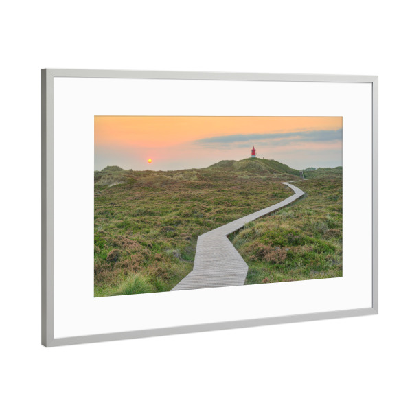 Poster mit Rahmen Silber "Quermarkenfeuer auf Amrum" artboxONE - Natur,Reise,Reise / Strand und Meer