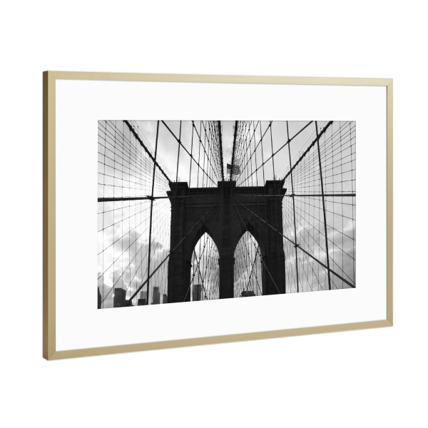 Poster mit Rahmen Gold "Die Brooklyn Bridge" artboxONE - Städte / New York,Reise,Schwarzweiß,Architektur,Reise / Länder