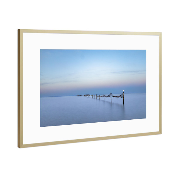 Poster mit Rahmen Gold "Nach Sonnenuntergang am Wasser" artboxONE - Natur,Reise,Reise / Strand und Meer