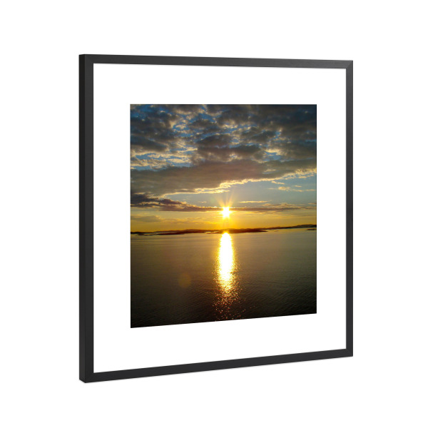 Poster mit Rahmen Schwarz (Metallic) "Mittnachtssonne Norwegens" artboxONE - Natur,Reise,Reise / Strand und Meer,Reise / Länder