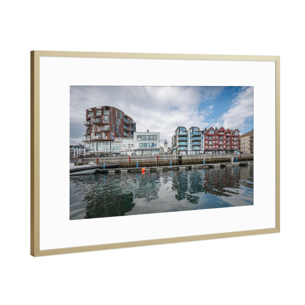 Poster mit Rahmen Gold "Svolvær Lofoten" artboxONE - Reise,Architektur - Svolvaer,Svolvär,Hafen,Norwegische küste,Norwegen,Skandinavien,Nordland