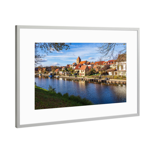 Poster mit Rahmen Silber "Pfarrkirche St. Marien" artboxONE - Natur,Reise,Architektur