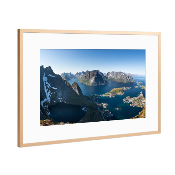 Poster mit Rahmen Kupfer "Reine Lofoten" artboxONE - Reise,Reise / Strand und Meer