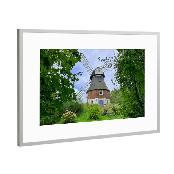 Poster mit Rahmen Silber "Nordfriesische Windmühle" artboxONE - Natur,Reise,Architektur,Reise / Strand und Meer - Windmühle,Inselamrum,Nordfriesland
