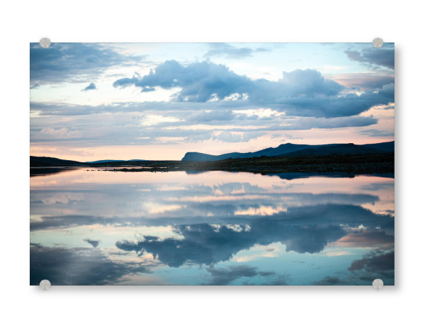 Acrylglasbild "Spiegelnde Wolken" artboxONE - Natur - Reflektion,Reflexion,Spiegelung,See,Wasser,Abendstimmung,Norwegen,Skandinavien