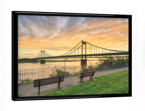 Poster mit schwarzem Rahmen "Uerdinger Rheinbrücke Krefeld" artboxONE - Städte,Reise,Architektur