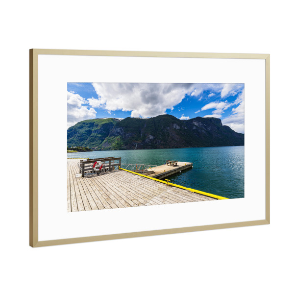 Poster mit Rahmen Gold "Steg am Aurlandsfjord" artboxONE - Natur,Reise,Architektur,Reise / Strand und Meer,Reise / Länder