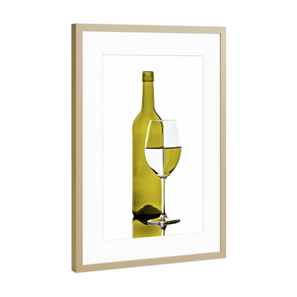 Poster mit Rahmen Gold "Braune Weinflasche mit Glas" artboxONE - Essen & Trinken / Alkohol