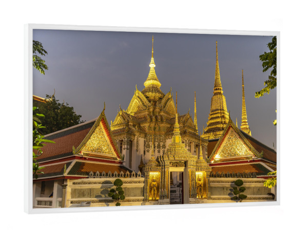 Poster mit weißem Rahmen "Wat Pho Bangkok" artboxONE - Städte,Architektur - Buddhismus,Tempel,Wat pho,Abenddämmerung,Bangkok,Thailand,Asien