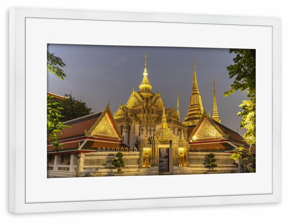 Poster mit Rahmen weiß "Wat Pho Bangkok" artboxONE - Städte,Architektur - Buddhismus,Tempel,Wat pho,Abenddämmerung,Bangkok,Thailand,Asien