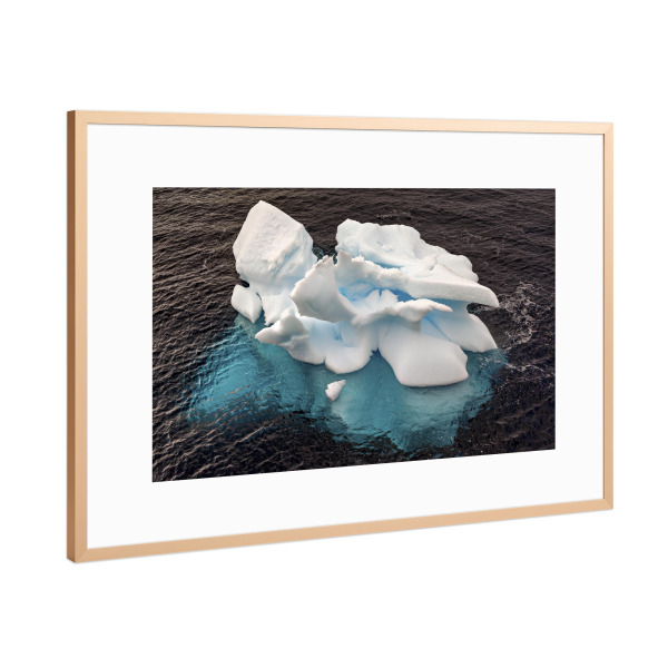 Poster mit Rahmen Kupfer "Das Blaue Eis" artboxONE - Natur,Reise
