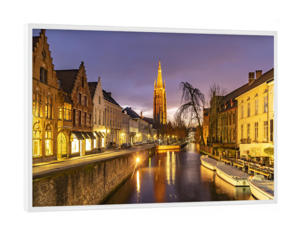 Poster mit weißem Rahmen "Gracht in Brügge" artboxONE - Städte,Architektur - Gracht,Liebfrauenkirche,Nacht,Abenddämmerung,Brügge,Belgien,Europa