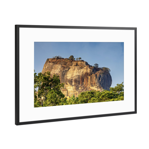 Poster mit Rahmen Schwarz (Metallic) "Der Löwenfelsen in Sri Lanka" artboxONE - Natur,Reise / Asien