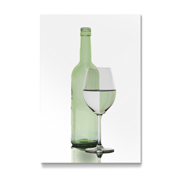 Galerie-Print "Hellgrüne Weinflasche mit Glas" 75x50 cm artboxONE