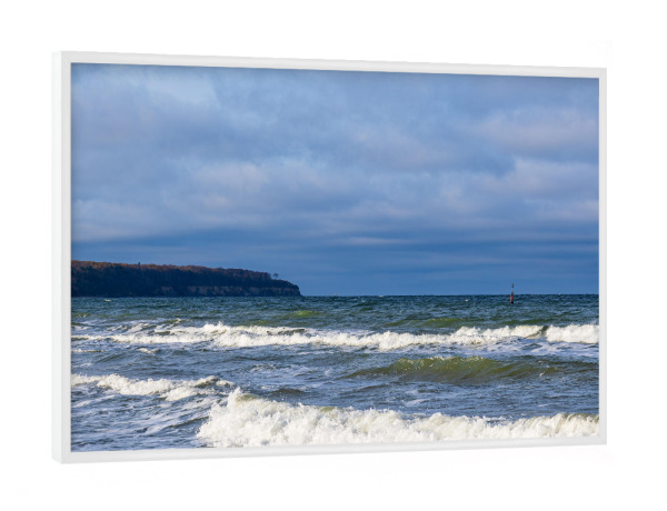 Poster mit weißem Rahmen "Wellen und Wolken" artboxONE - Natur,Reise,Reise / Strand und Meer