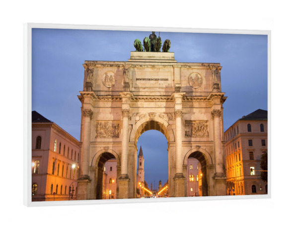 Poster mit weißem Rahmen "Siegestor bei Nacht" artboxONE - Städte / München,Architektur - Siegestor,Nacht,München,Bayern,Triumphbogen