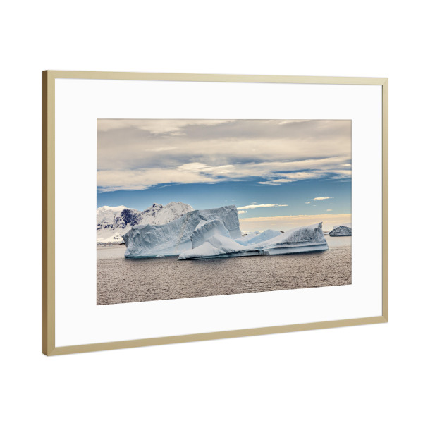 Poster mit Rahmen Gold "Eisberg" artboxONE - Natur,Reise