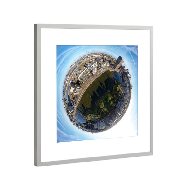 Poster mit Rahmen Silber "Versmannkai Hafencity Hamburg, 50m" artboxONE - Städte,Städte / Hamburg,Natur,Reise,Architektur