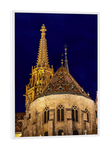 Poster mit weißem Rahmen "Die Matthiaskirche bei Nacht" artboxONE - Architektur