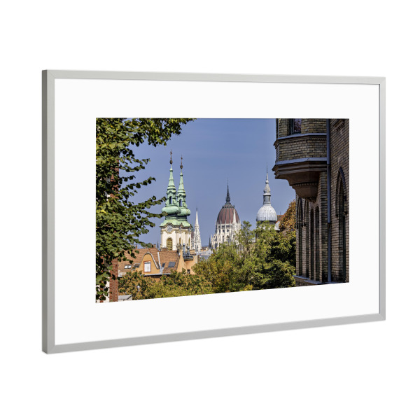 Poster mit Rahmen Silber "Die Skyline von Budapest" artboxONE - Städte,Architektur - Budapest,Ungarn,Altstadt,Skyline,Türme,Kirchturm,Parlament
