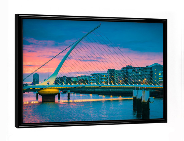 Poster mit schwarzem Rahmen "Dublin in der Abenddämmerung" artboxONE - Städte,Architektur